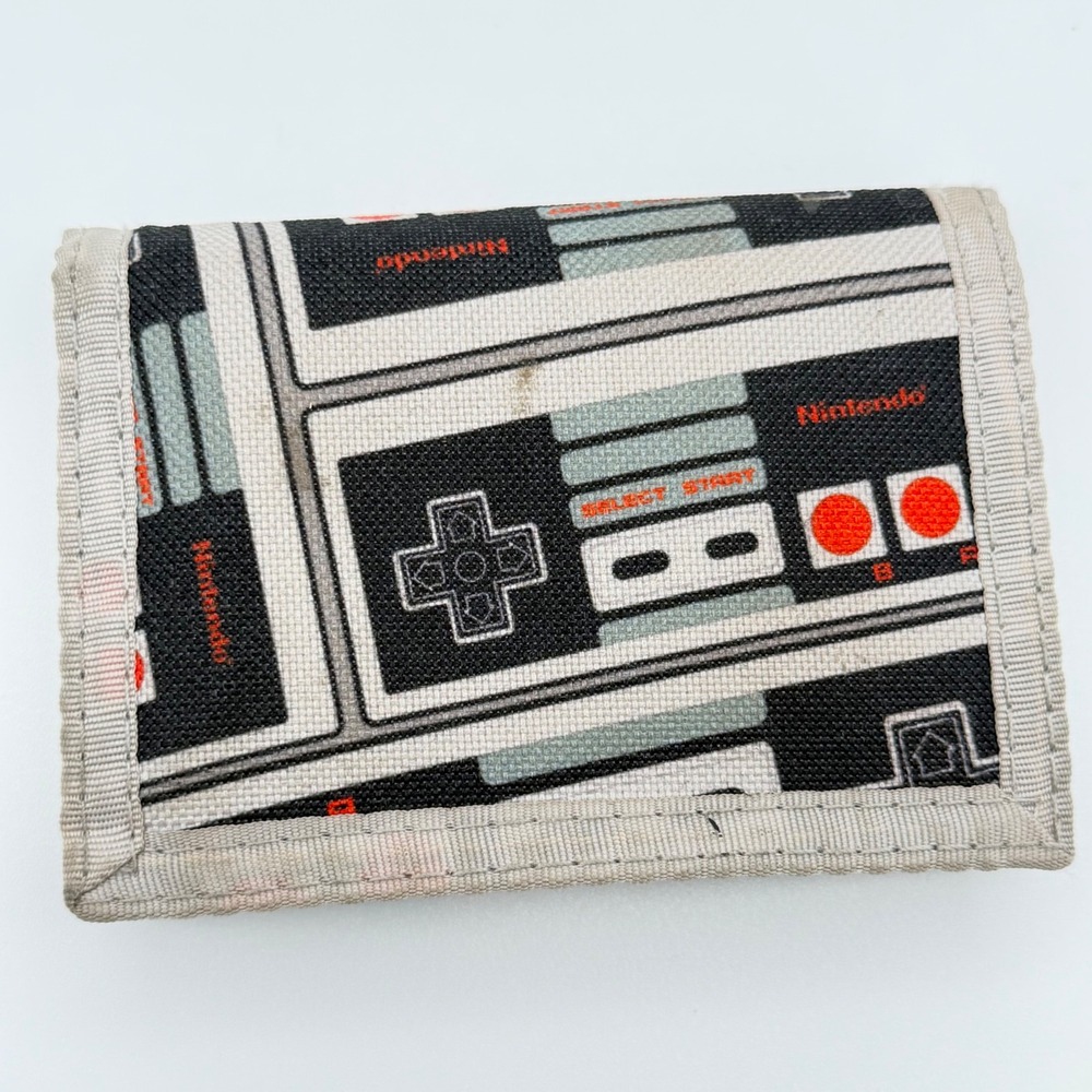 Nintendo NES Controller Canvas Trifold Wallet Ret… - image 2